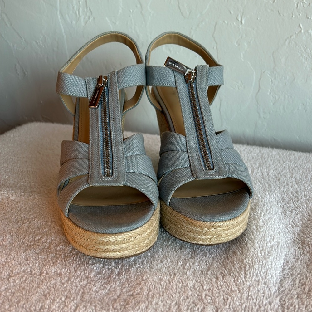 Micheal Michael Kors size 8 open-toe wedges